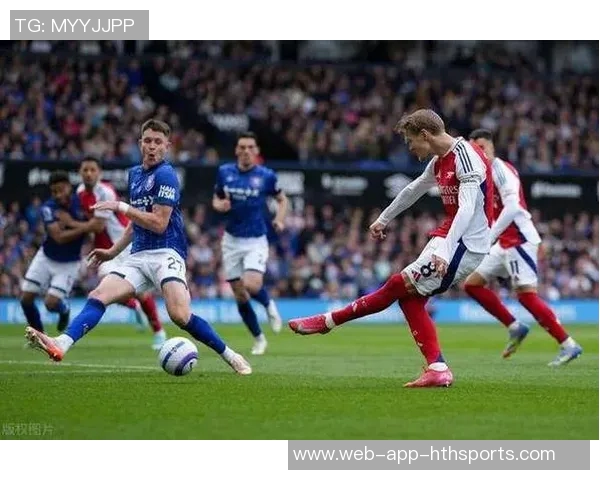 欧冠前瞻：阿森纳状态火热巴黎面临挑战皇马主场迎战曼城信心十足