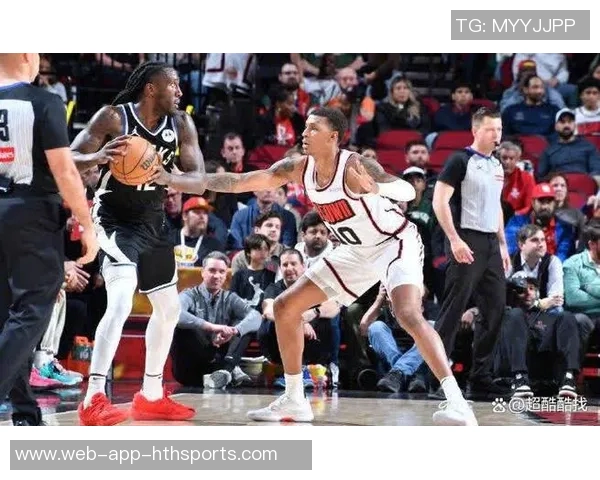 效率平平却轻松取胜三球全场15投5中斩获16分8篮板8助攻表现出色 效率平平却轻松取胜三球全场15投5中斩获16分8篮板8助攻表现出色