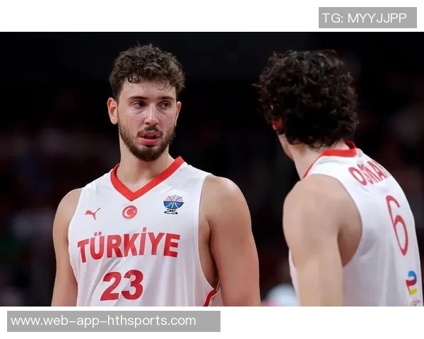 申京本赛季场均25分10板5助排名联盟第三仅次于约基奇和字母哥